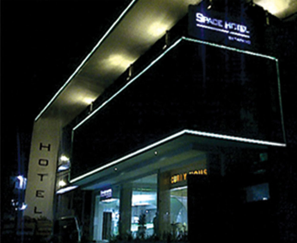 Space Hotel 2*