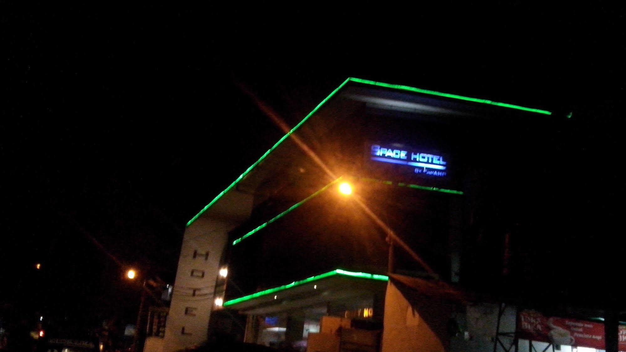 Space 2* Bogor